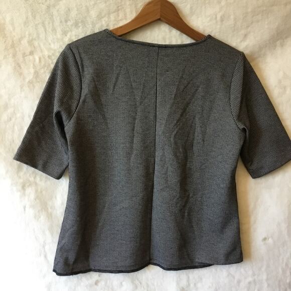 Ann Taylor Gray Short Sleeve V-Neck Top - Picture 7 of 12